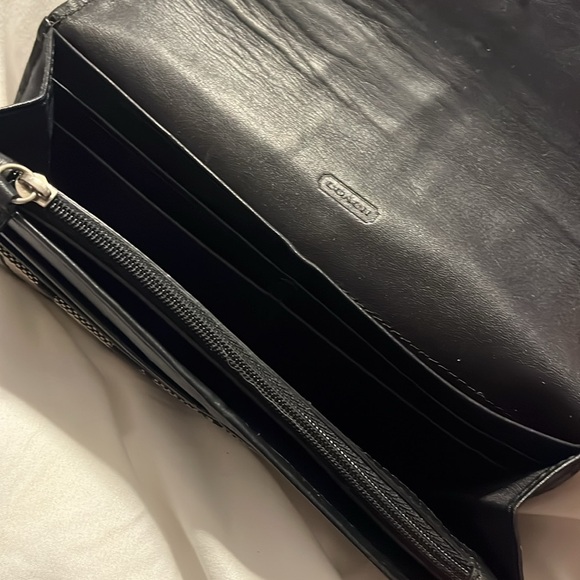 Coach Wallet - Picture 5 of 8